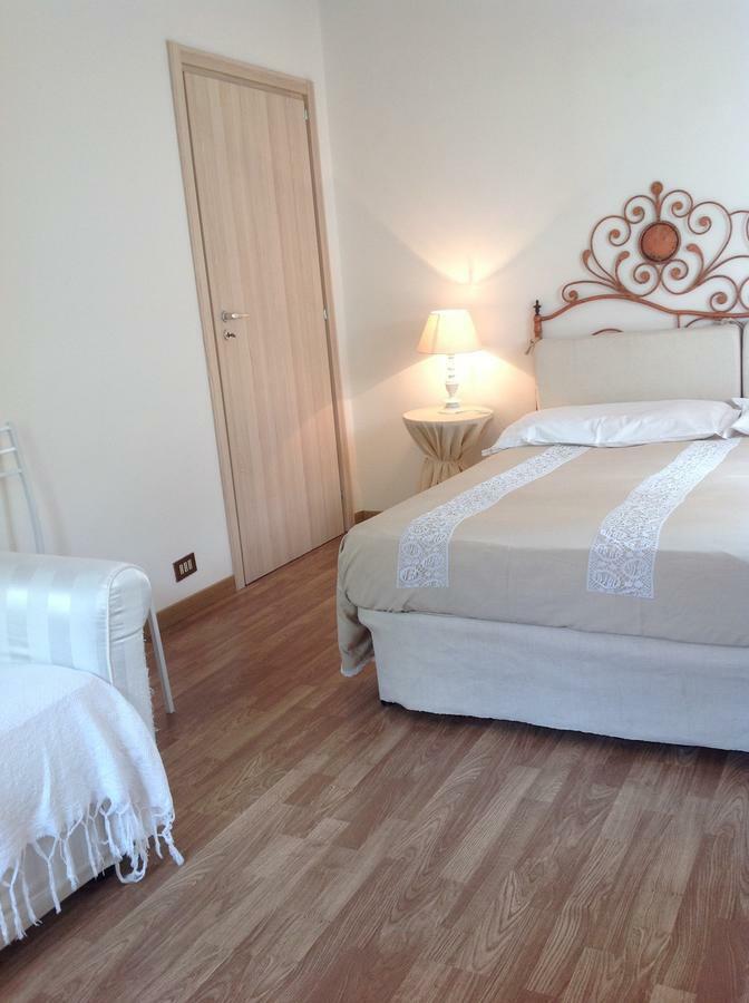 Il Gelsomino Bed and Breakfast Ιζέο Δωμάτιο φωτογραφία